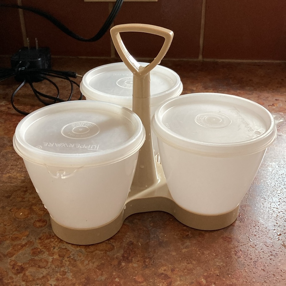 Vintage Tupperware 3 cup condiment caddy with lids